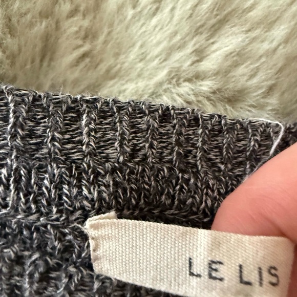 Le Lis  Ruffle Detail Cotton Sweater | Grey Knit Puff Sleeve Pullover - Picture 2 of 7